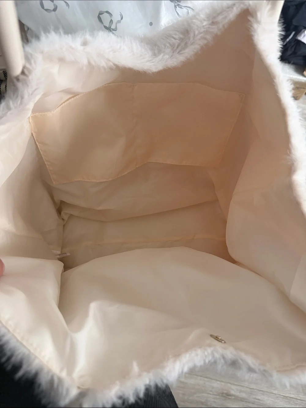 Plush Faux Fur Tote Bag in Light Cream